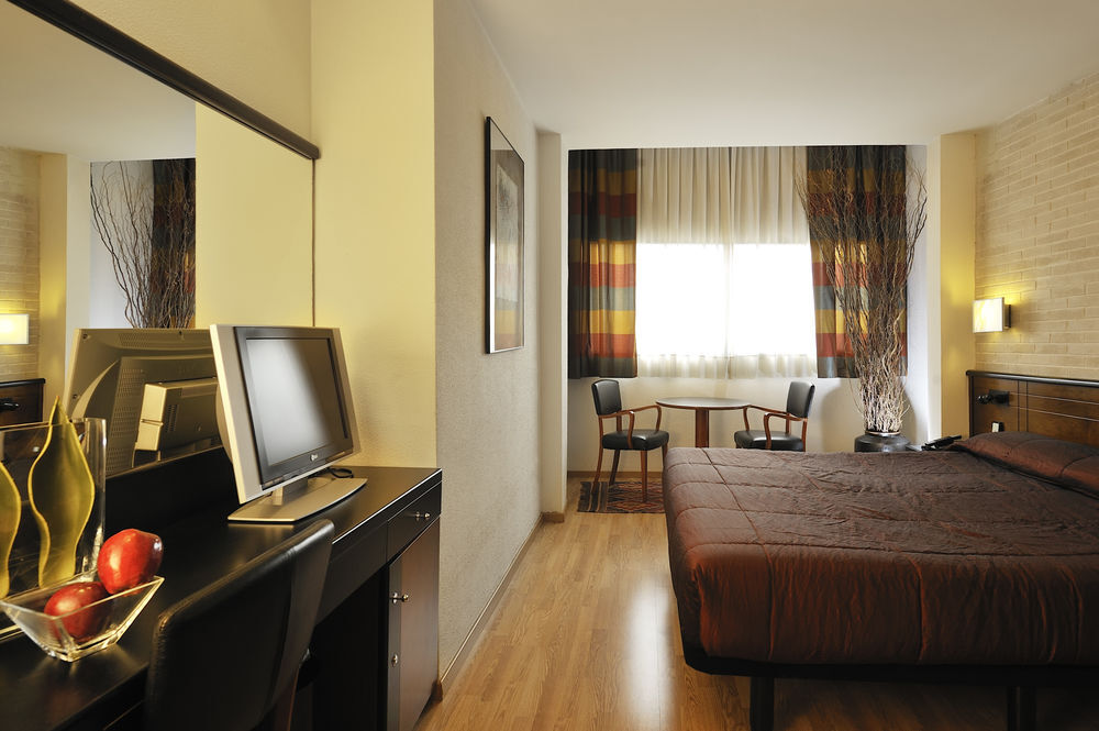 Hotel Balmes, A Member Of Preferred Hotels & Resorts Барселона Екстериор снимка